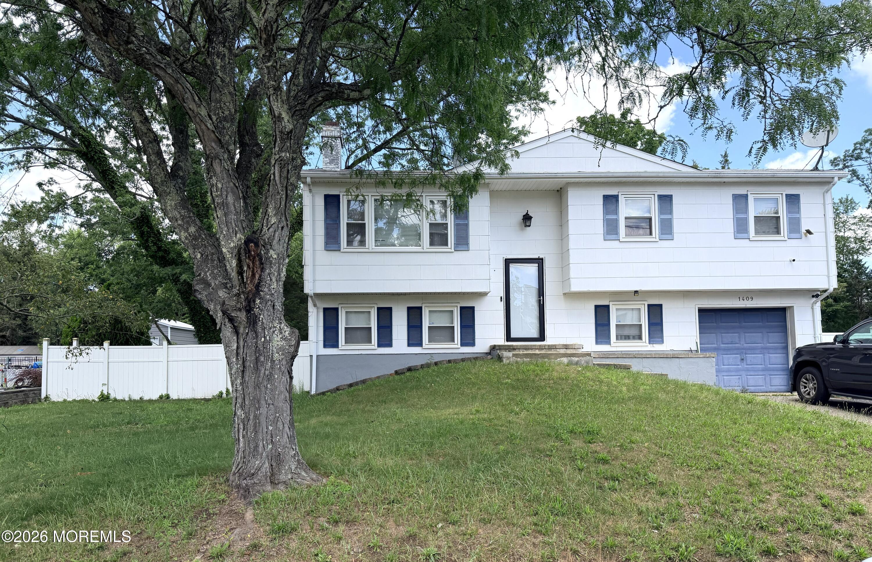 1409 Brookfield Drive — photo