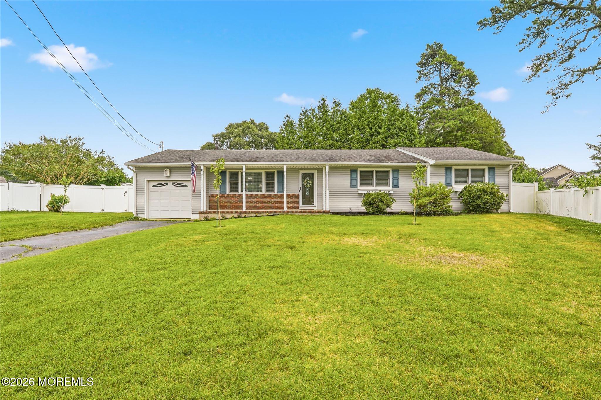 304 Mainsail Court — photo