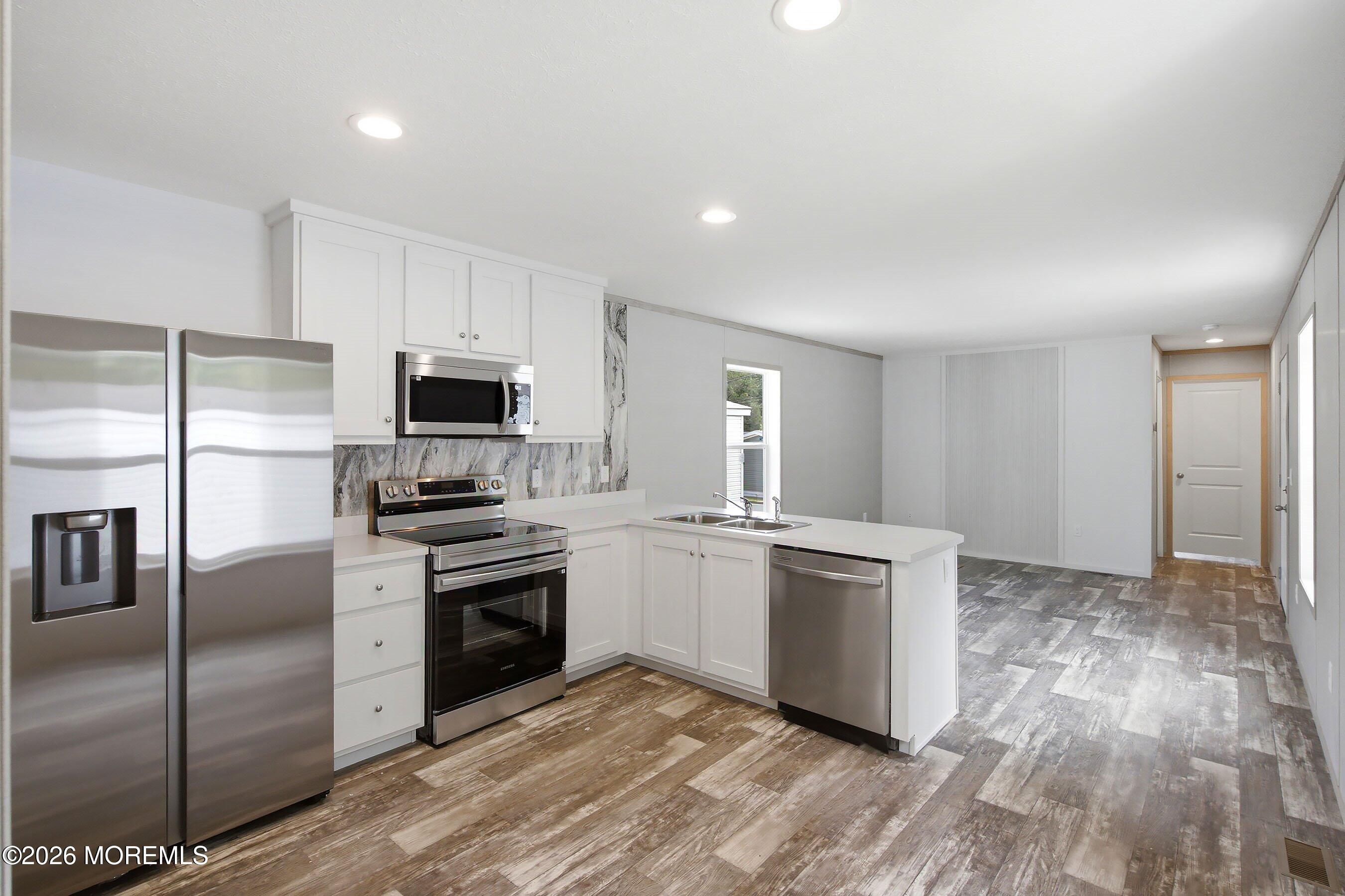26 Marcia Memorial Circle — photo