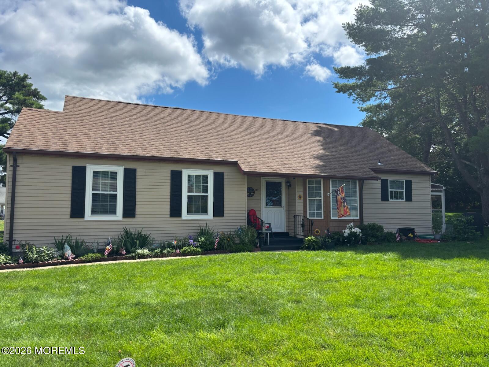 11 Amesbury Road E — photo