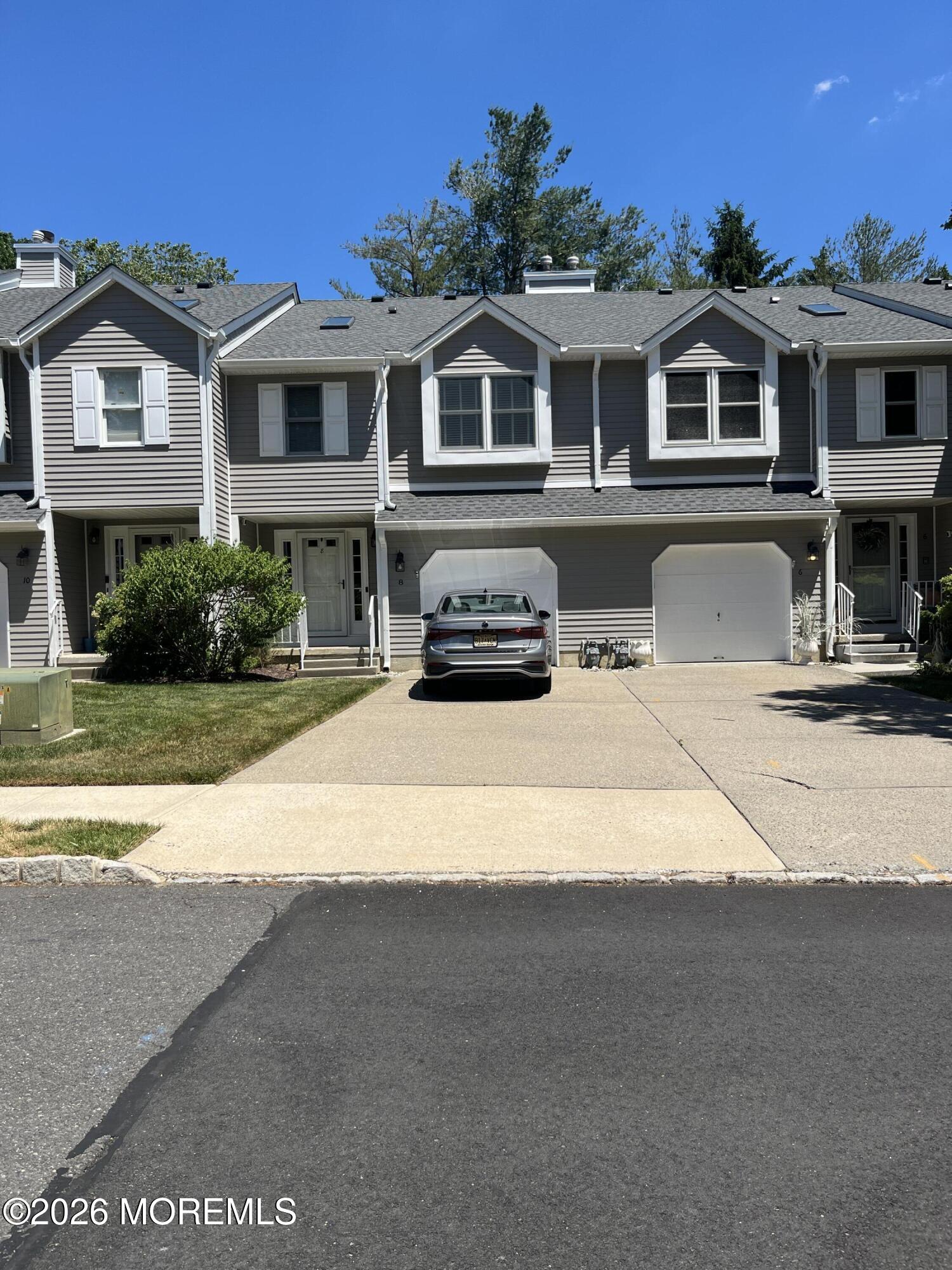 8 Eastborne Drive 1008 — photo