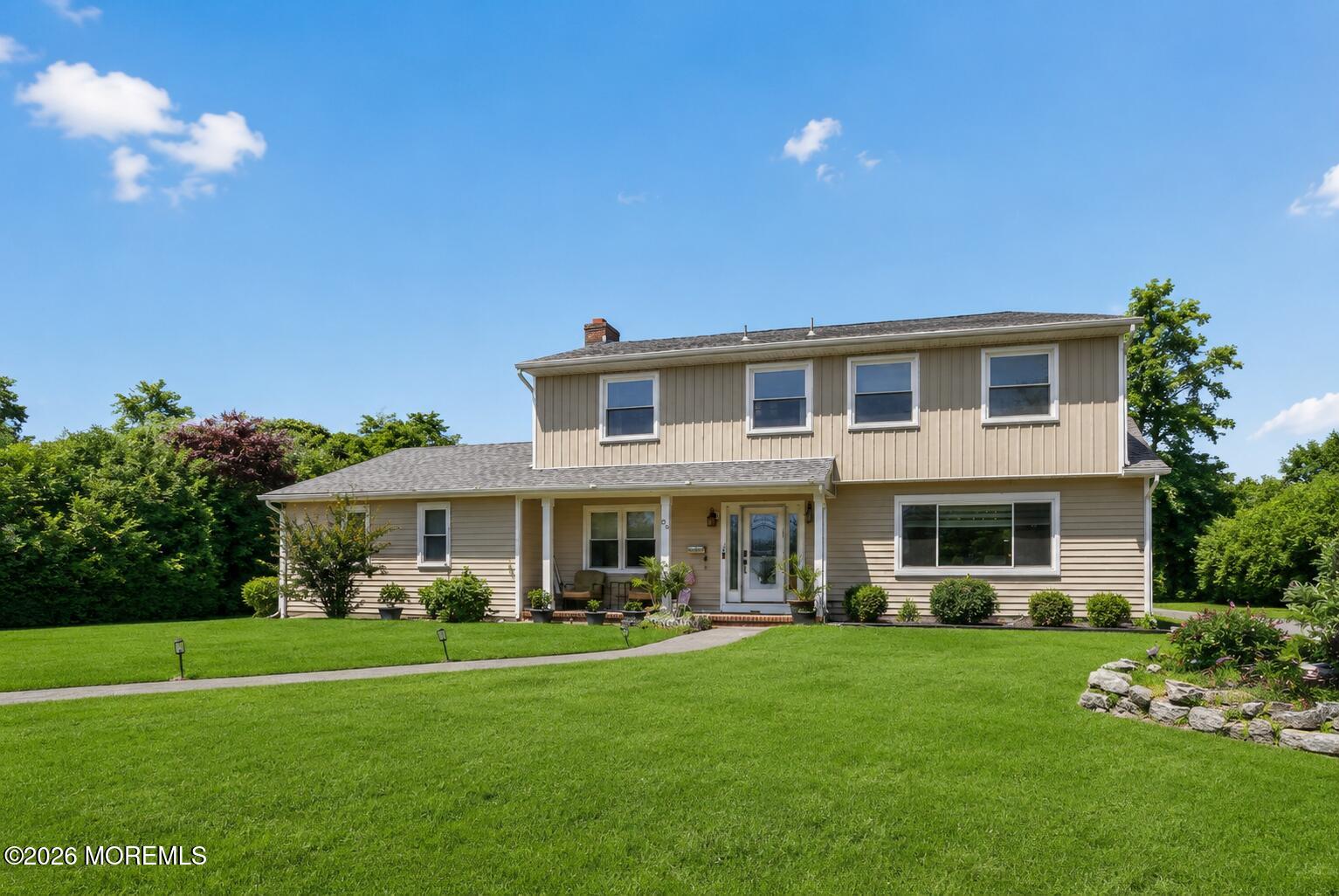 55 Roslyn Court — photo