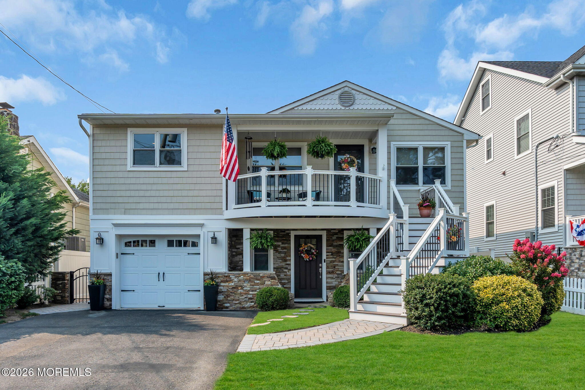 2231 Laurel Drive — photo