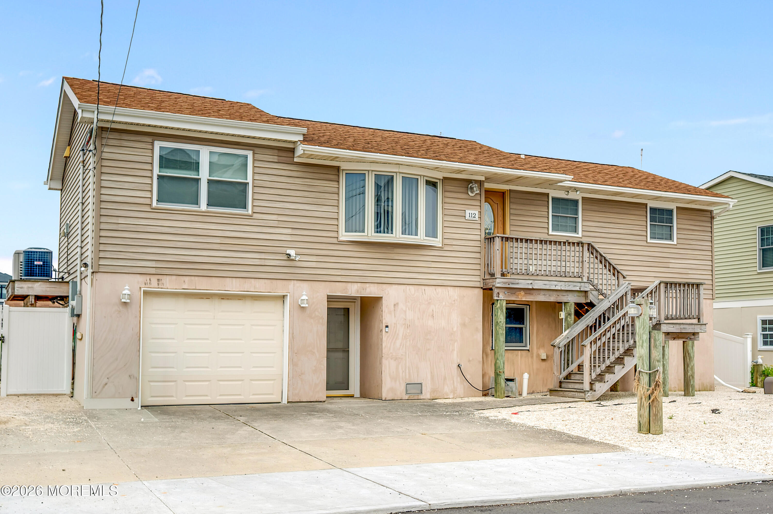 112 E Potomac Drive — photo
