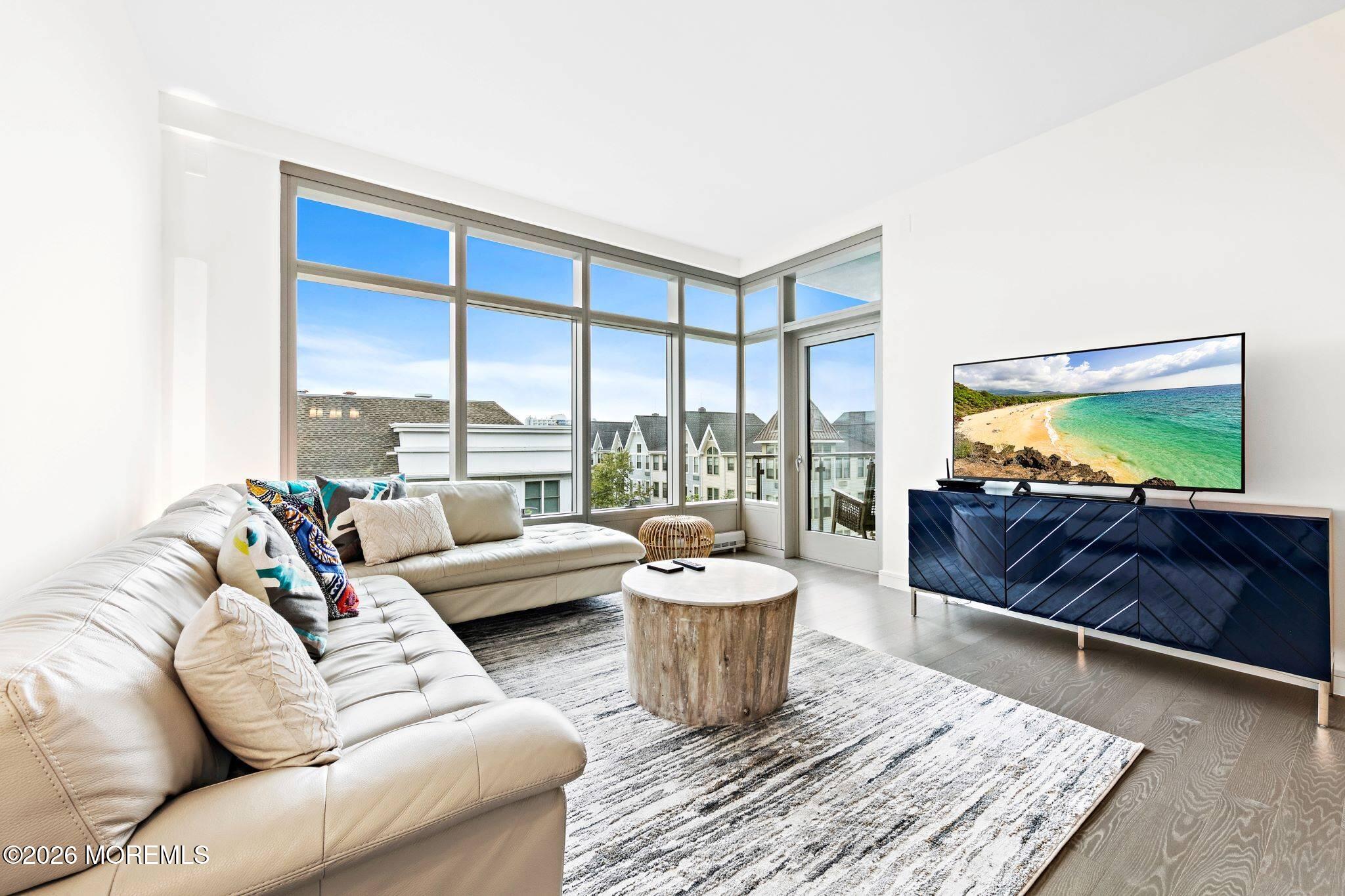 30 Melrose Terrace Unit 408 — photo