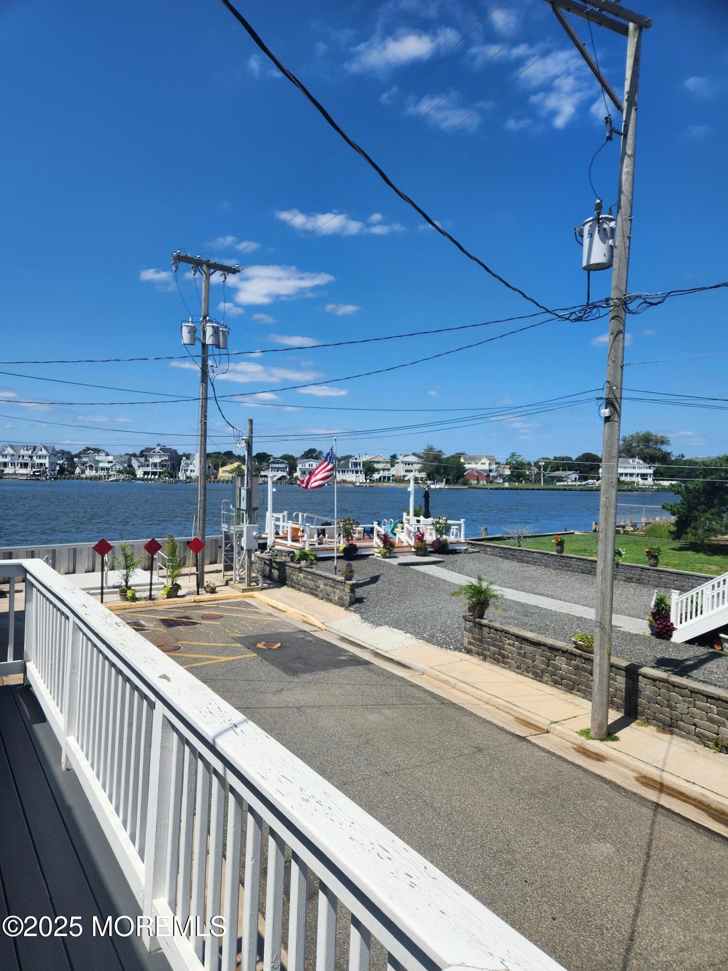 32 Beach Street — photo