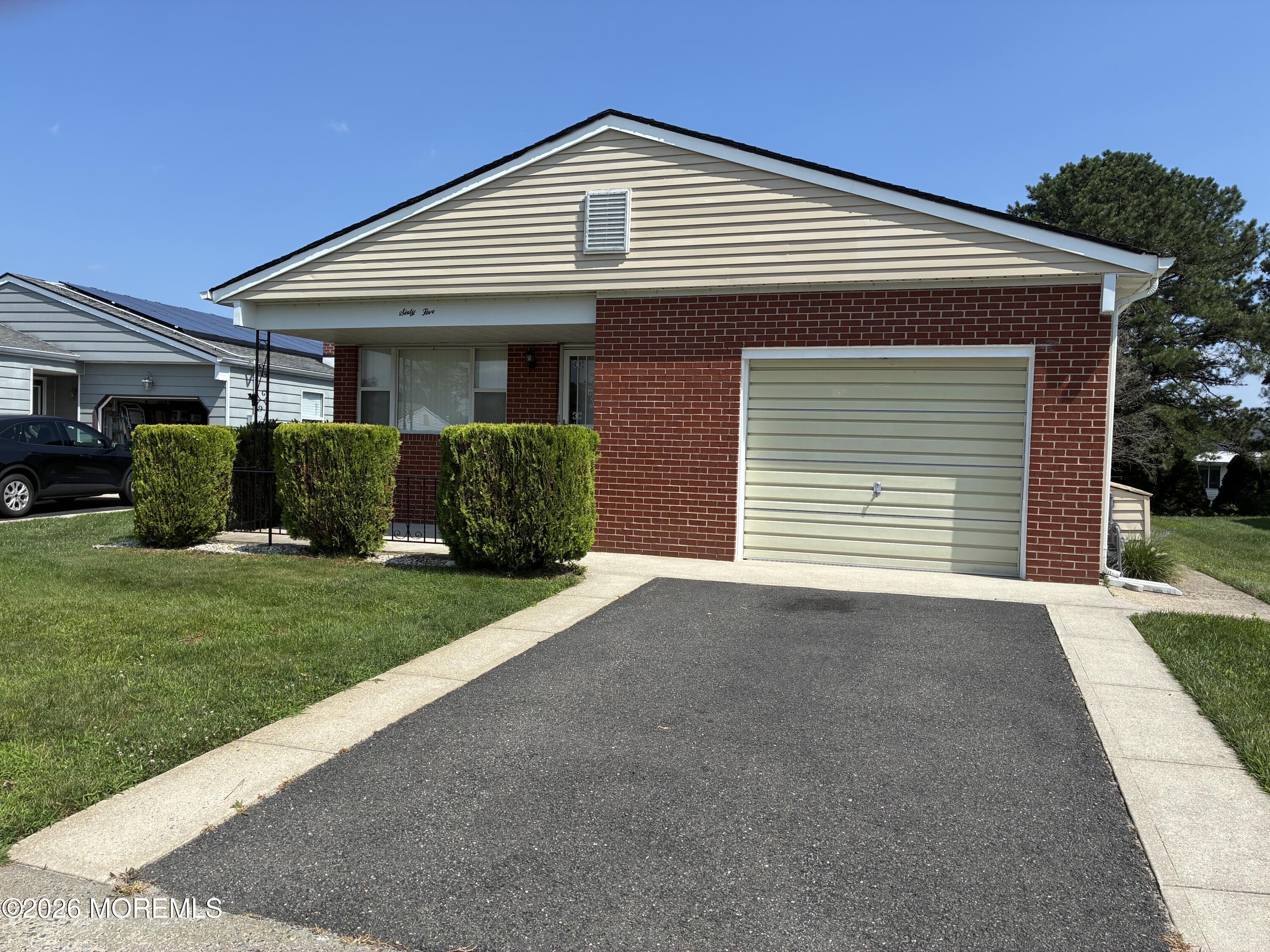 65 Woodstock Drive — photo