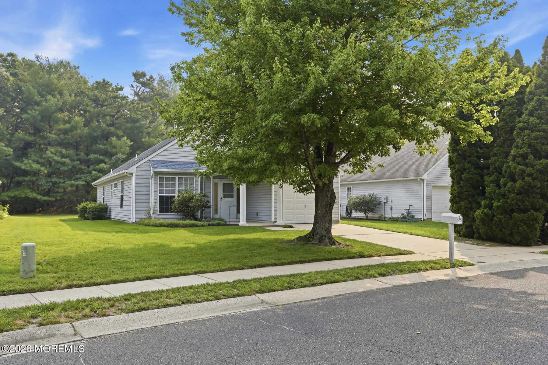 585 Waterford Drive — photo