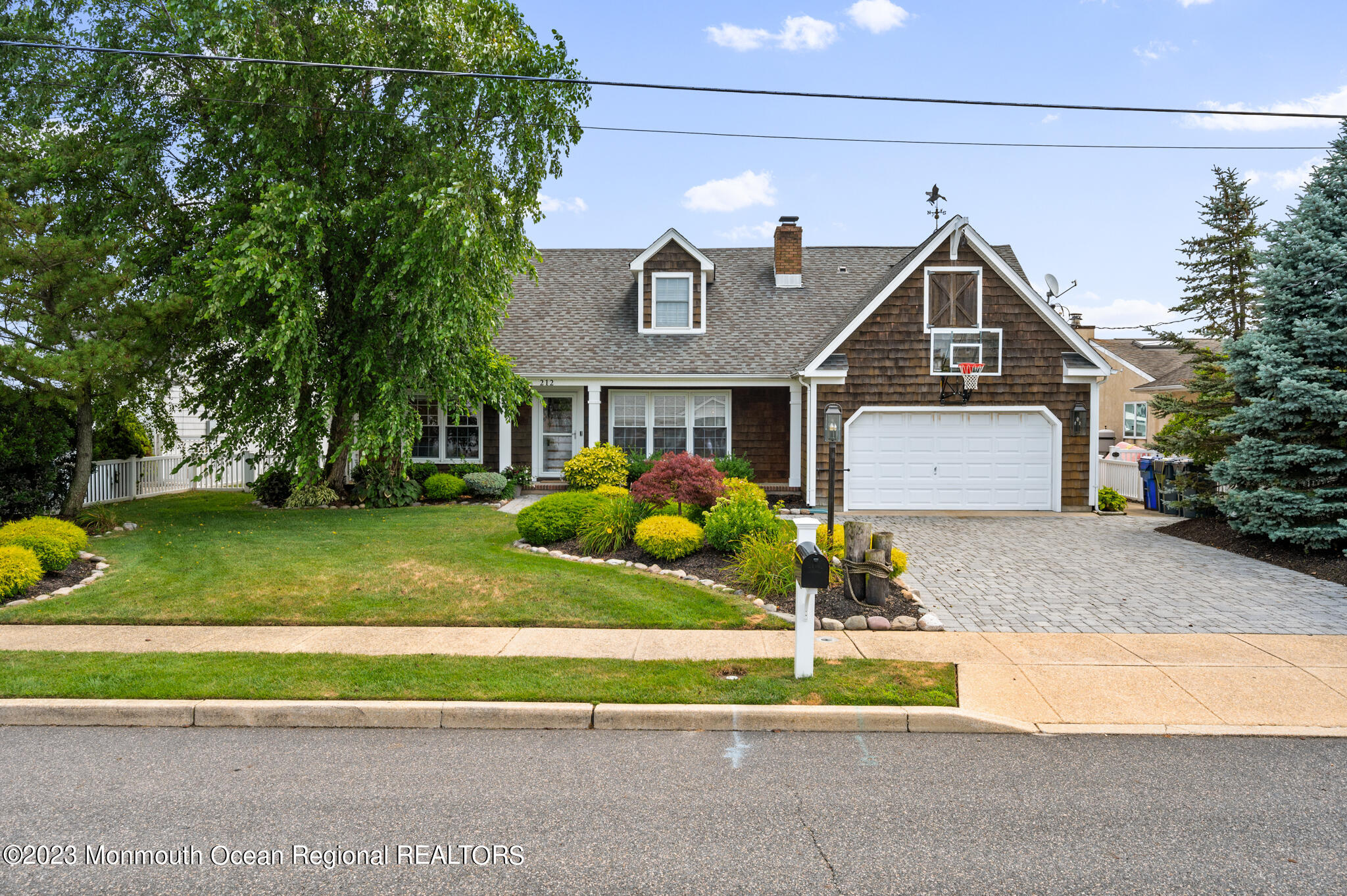 212 Helm Road — photo