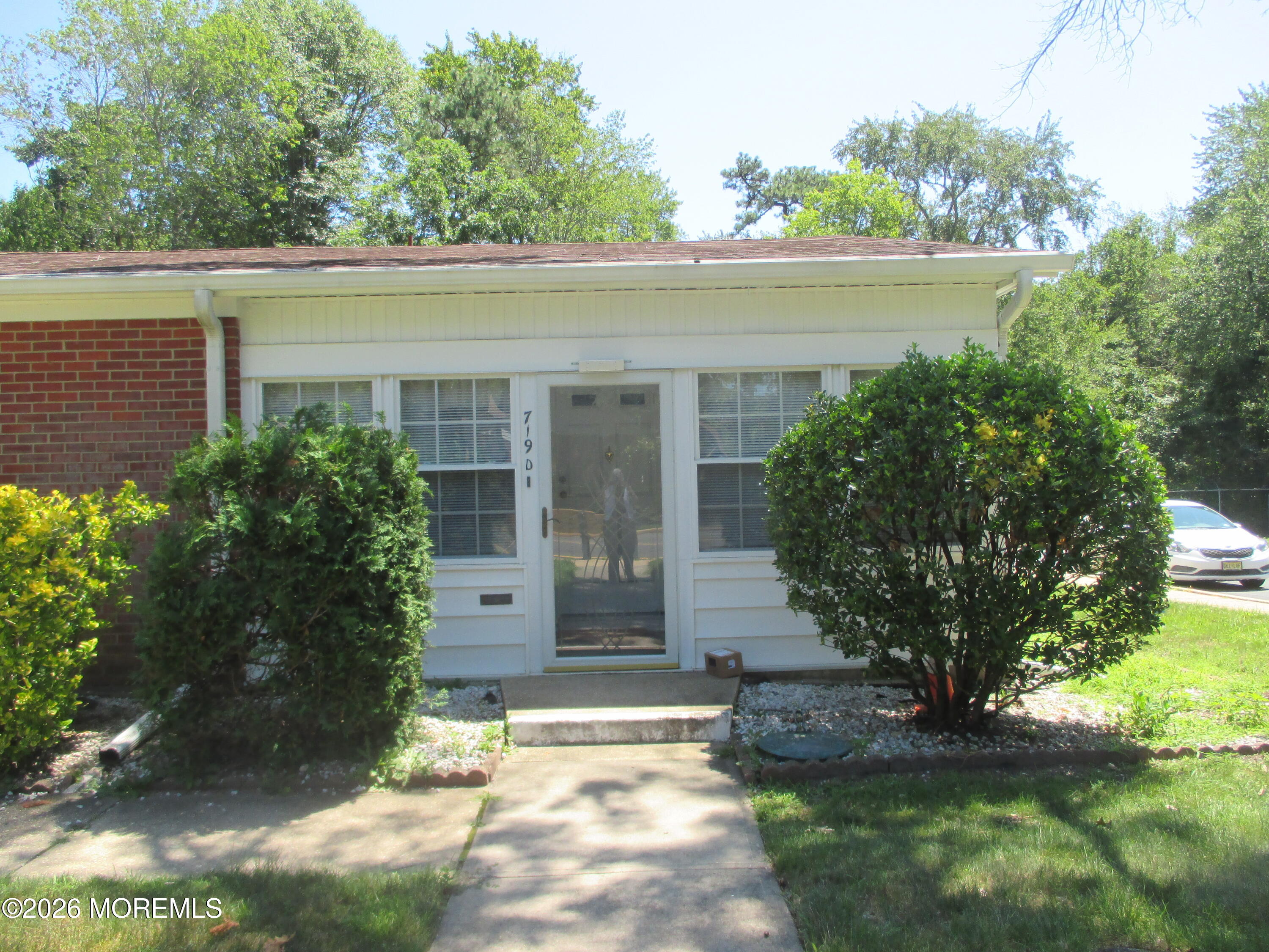 719D Buckingham Drive — photo