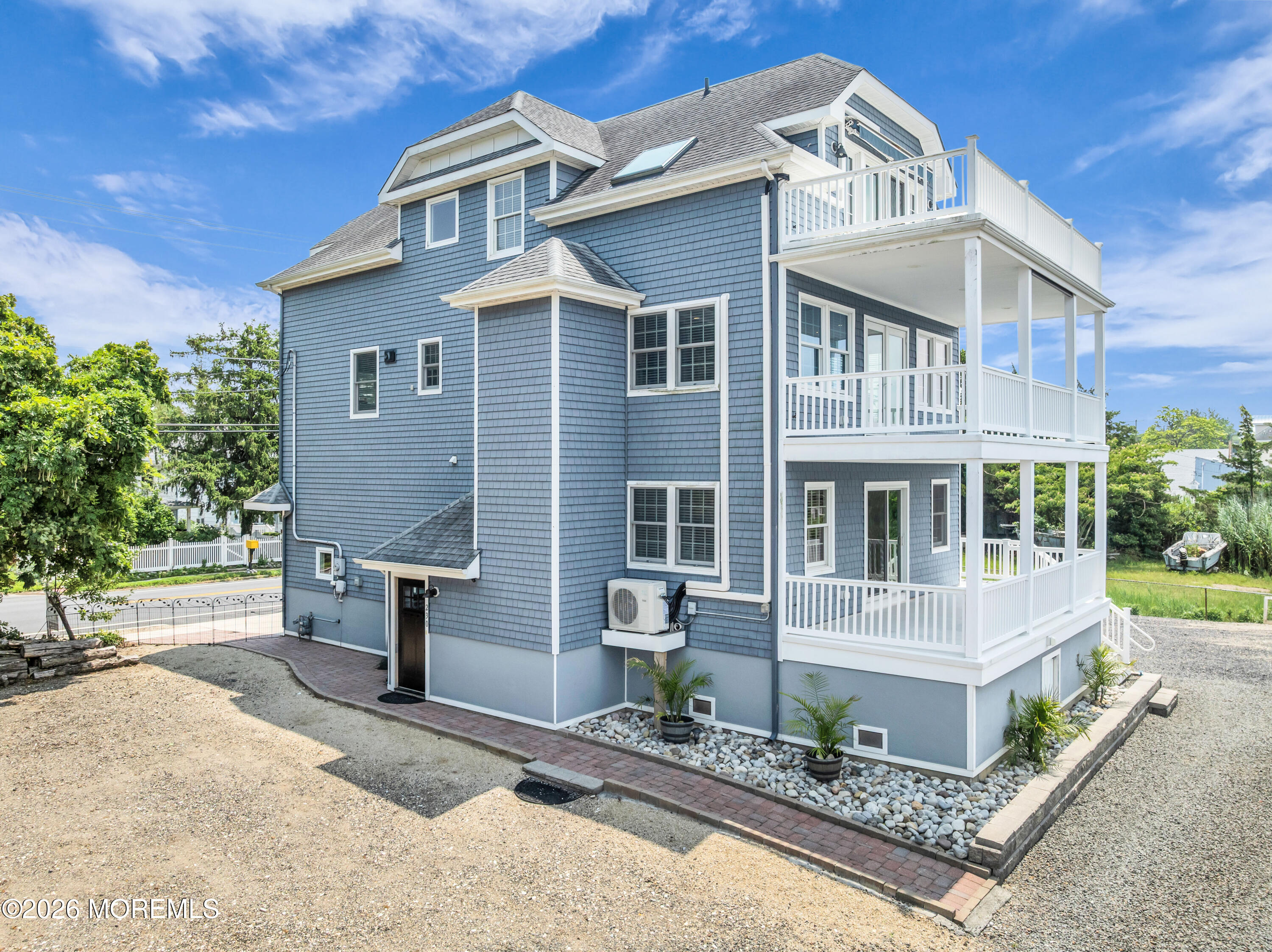 230 S Green Street — photo