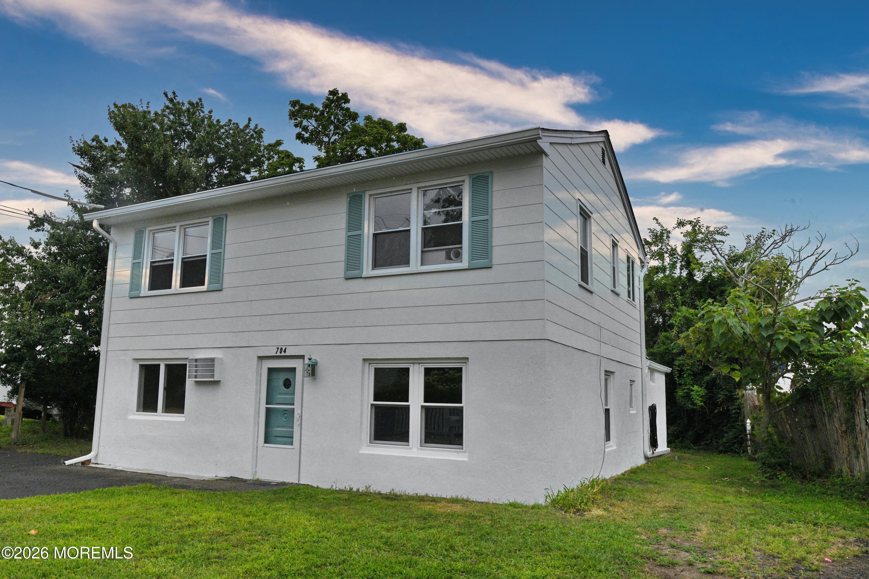 704 Mount Place — photo