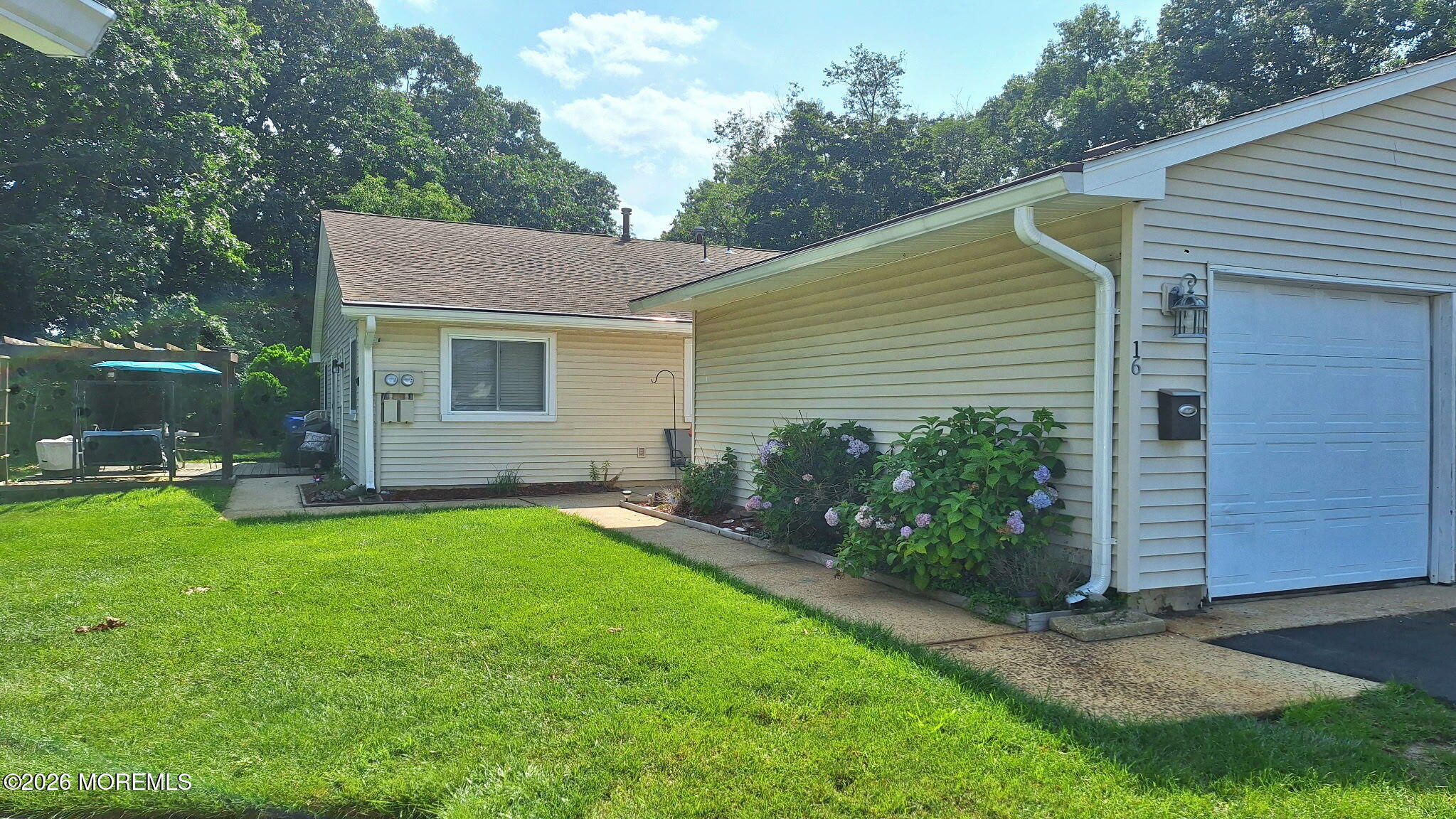 16 Debbie Drive Unit 5101 — photo