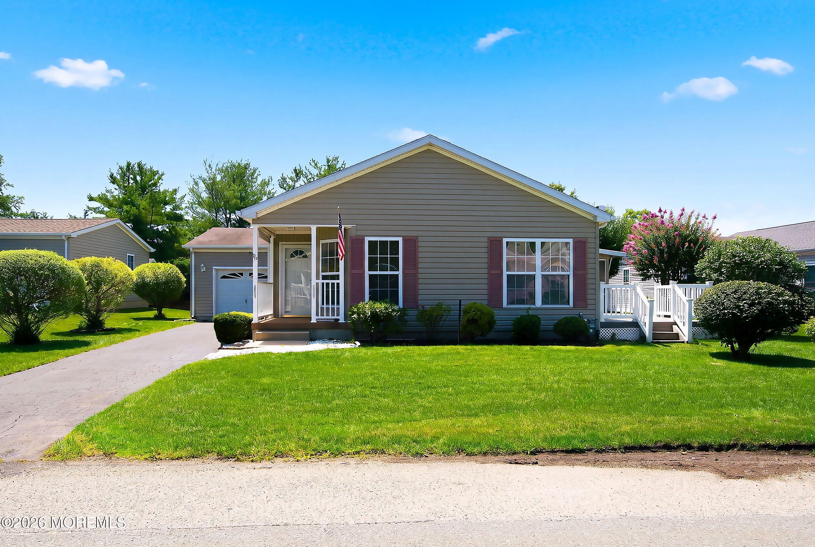 25 Fort Lee Drive — photo