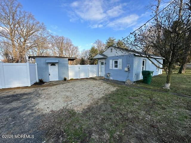 37 School Road E — photo