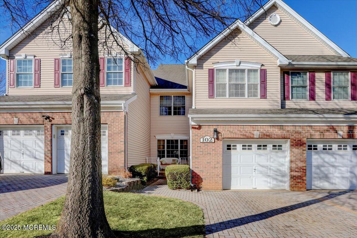 102 Whitlock Court — photo