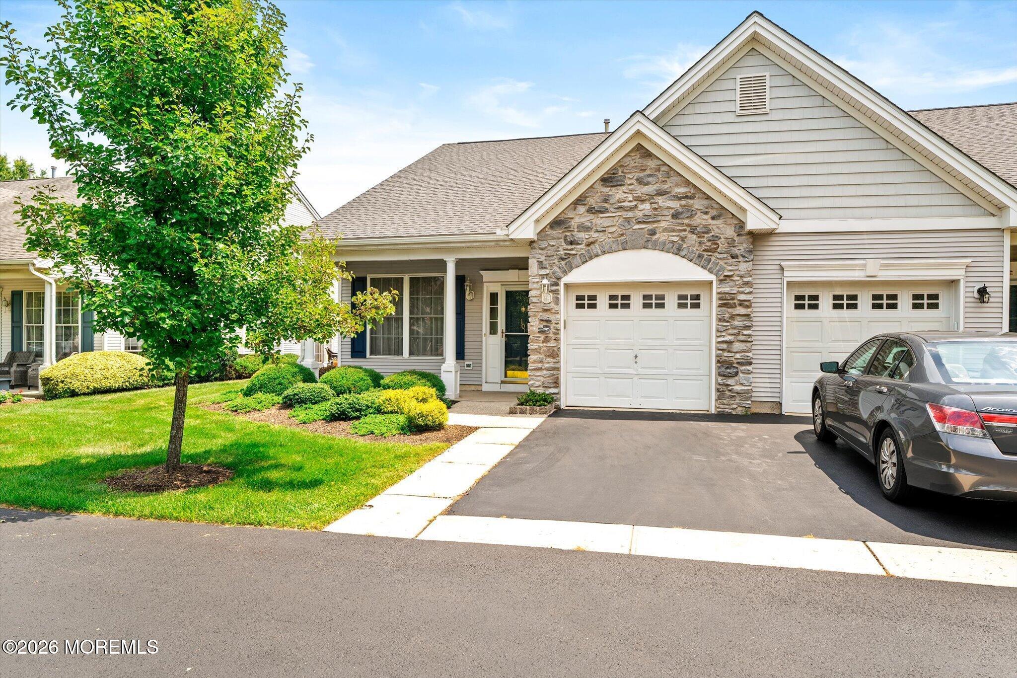 101 Meadowlark Drive — photo