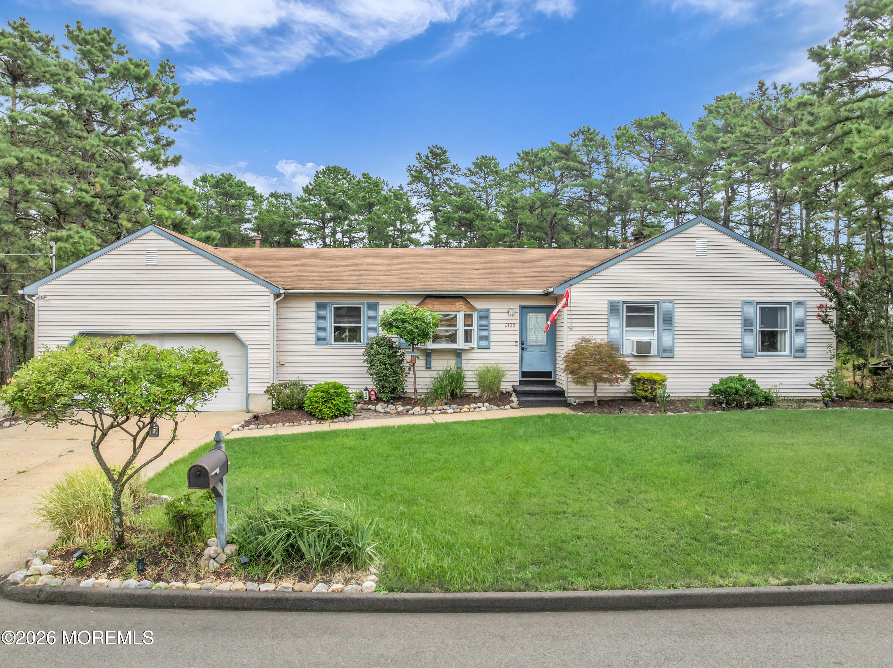 2108 Champlain Street — photo