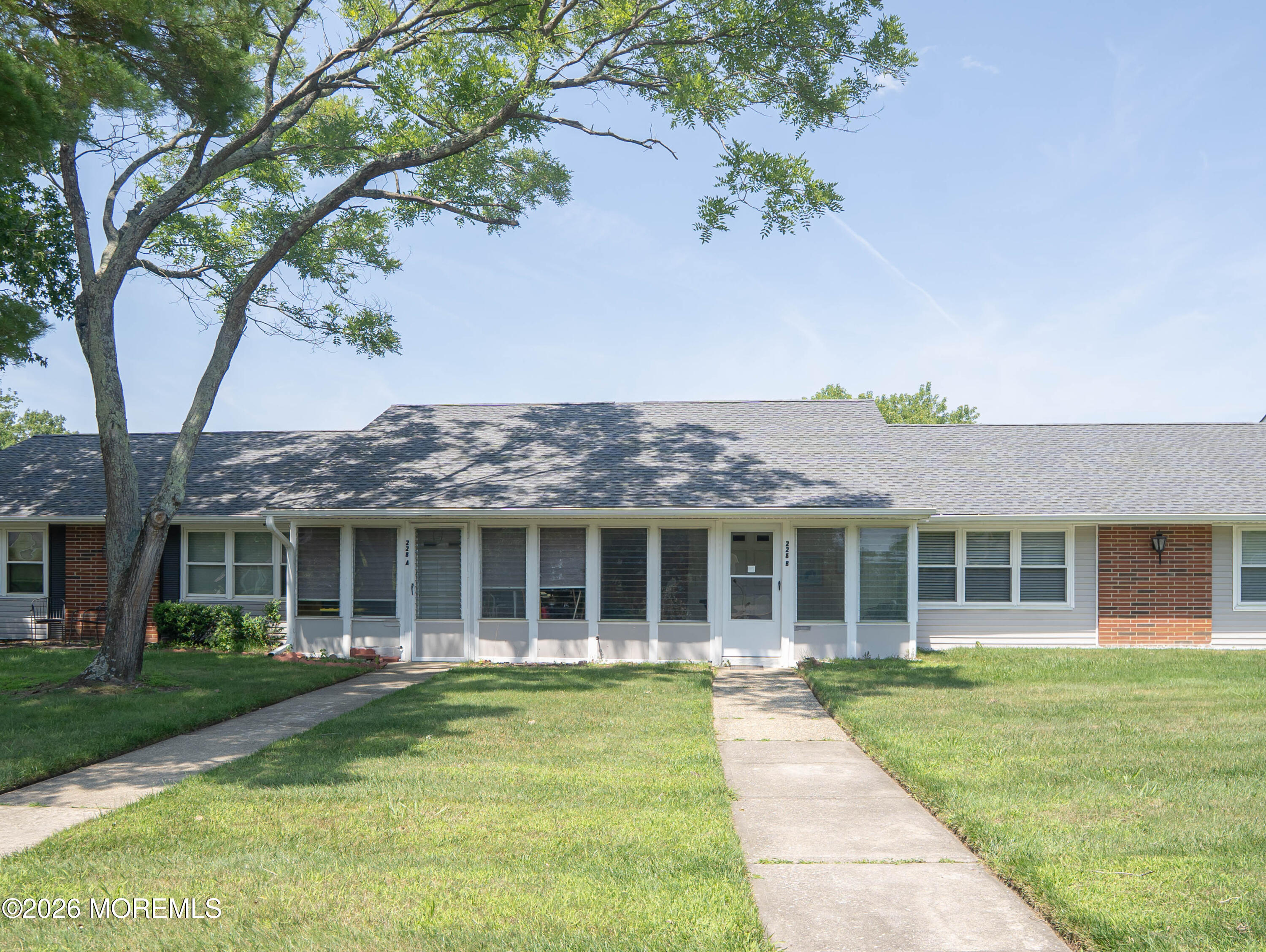 228B Buckingham Court — photo