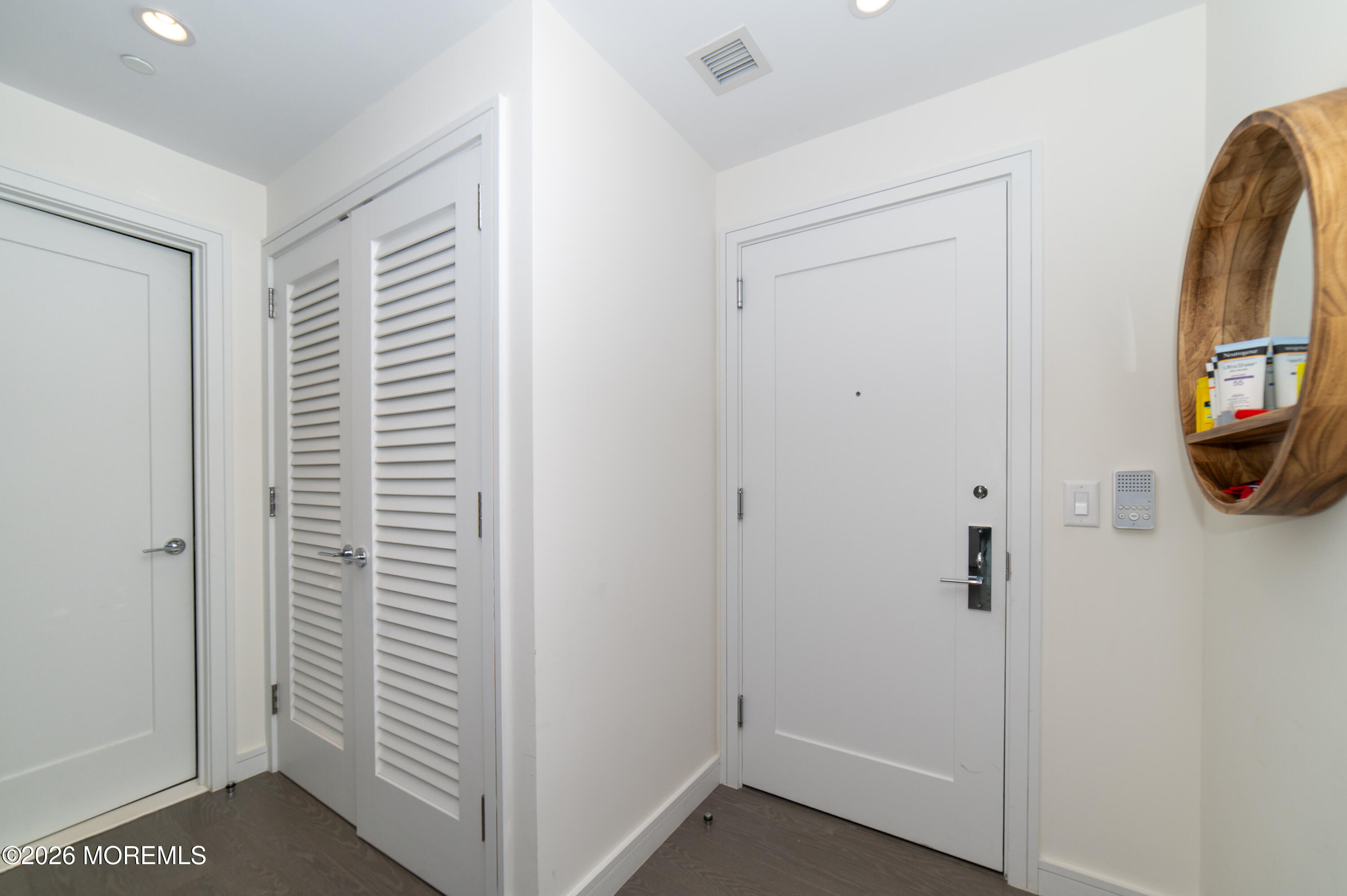 30 Melrose Terrace 420 — photo
