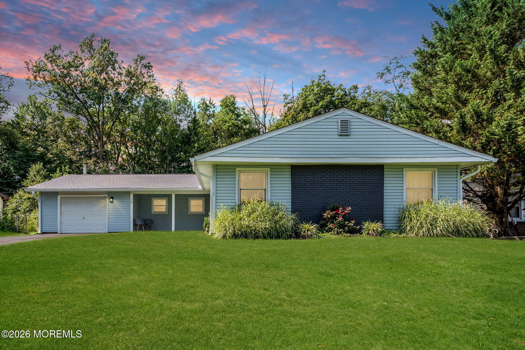 29 Evergreen Drive — photo
