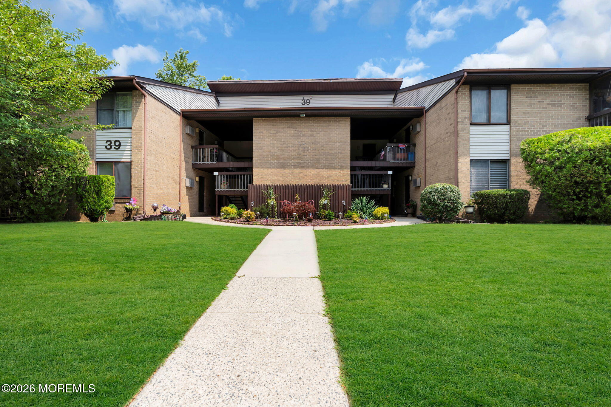 39 Meadow Green Circle D — photo