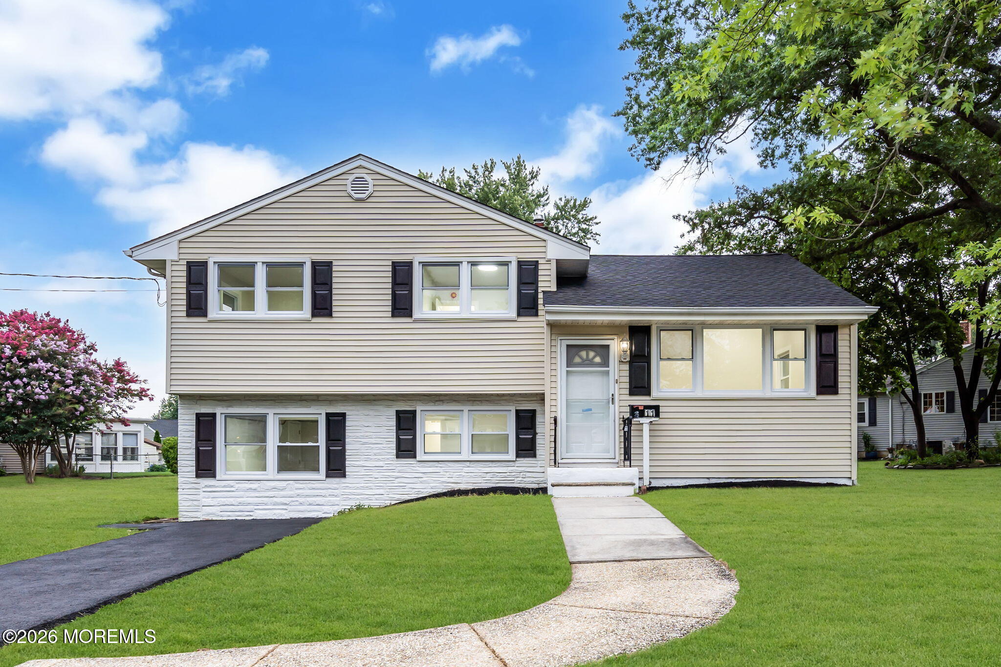 11 Pleasant Valley Drive — photo