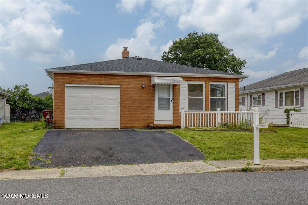 385 Barbados Drive N — photo