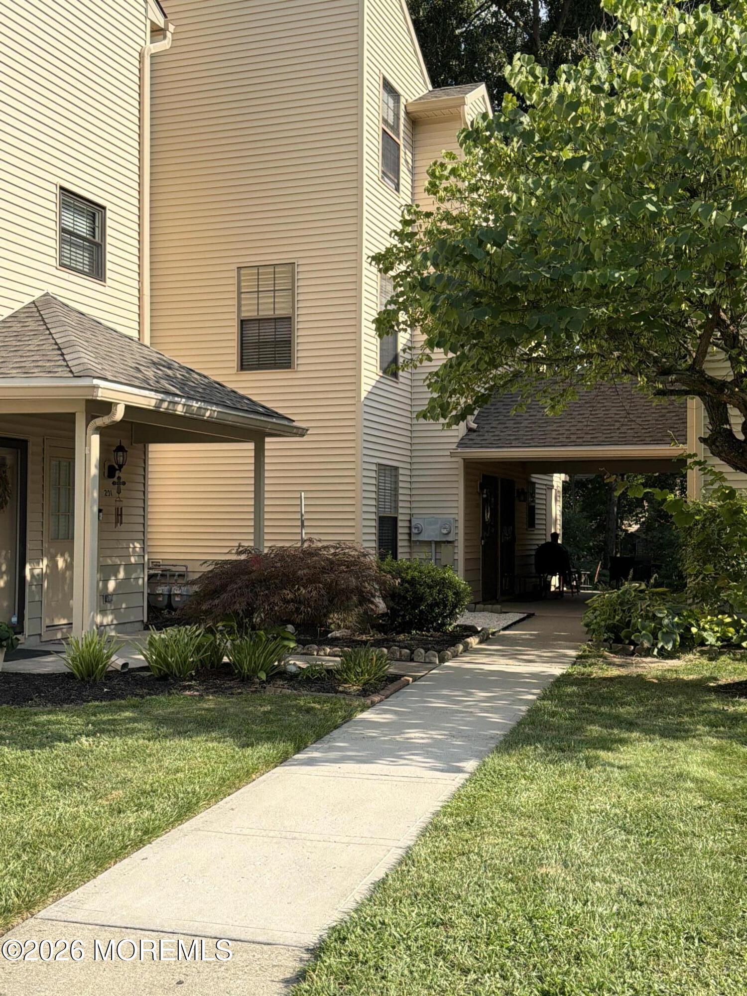204 Daffodil Drive — photo