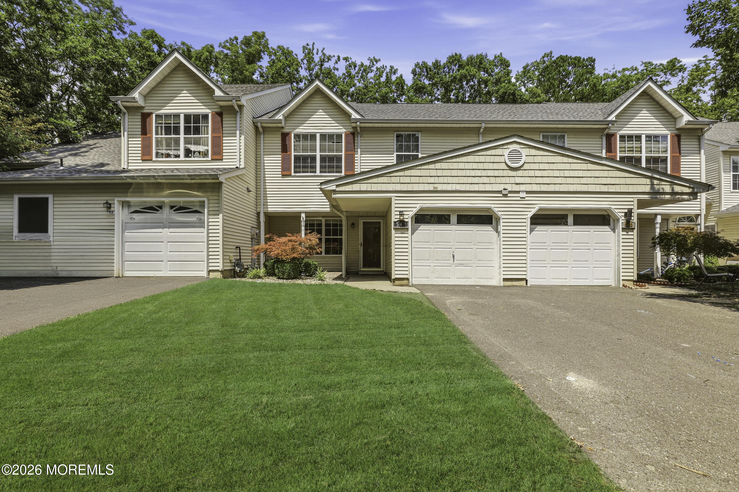 549 Woodbine Lane — photo