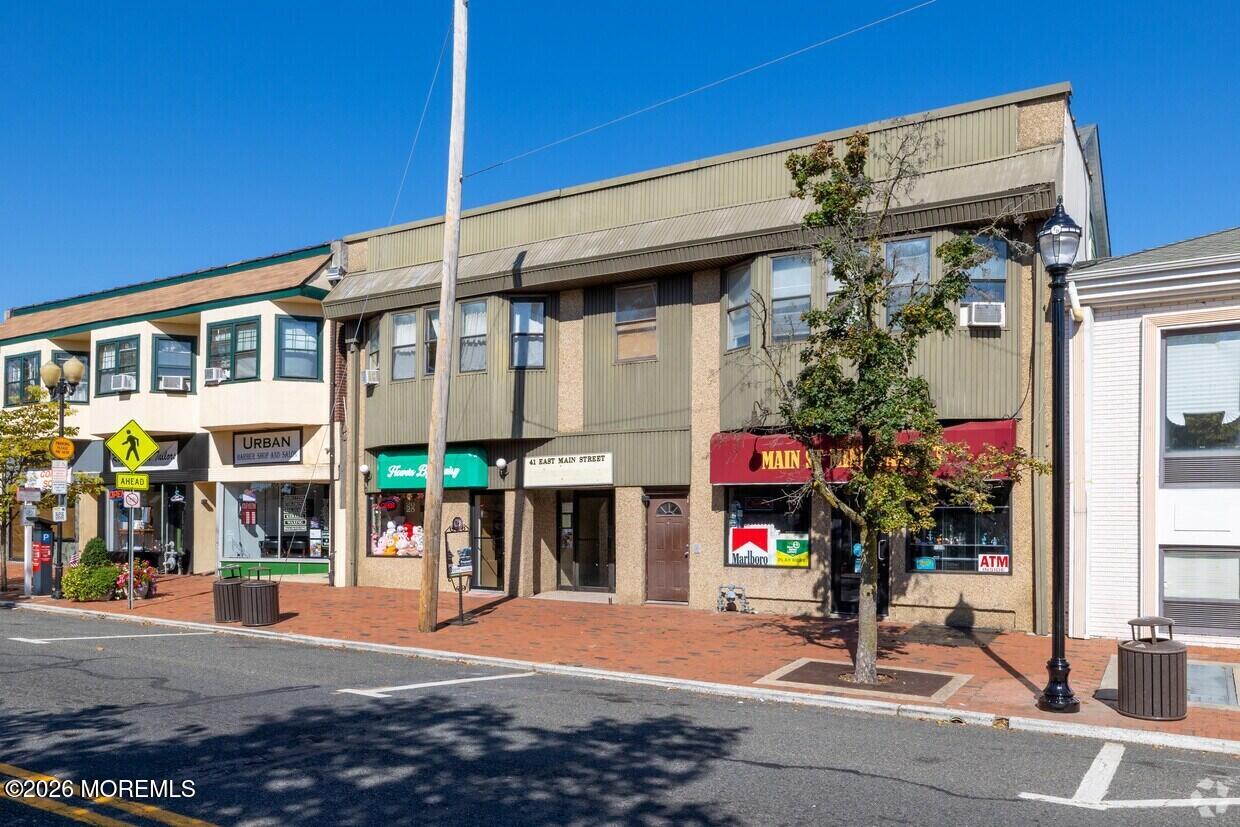 41 E Main Street — photo