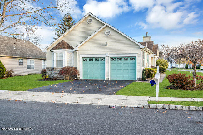 2453 Crisfield Street — photo