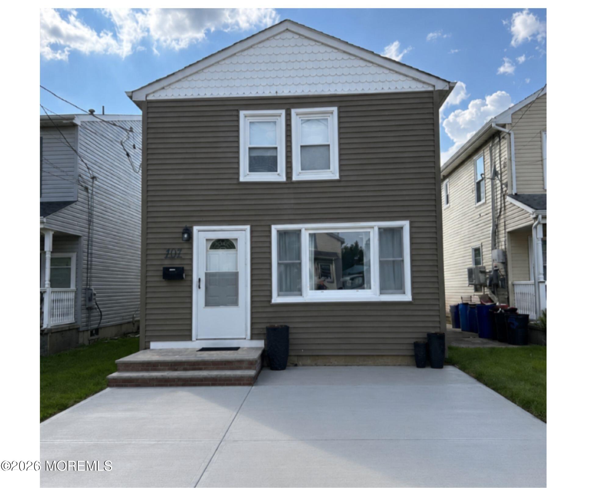 707 Beachview Avenue — photo