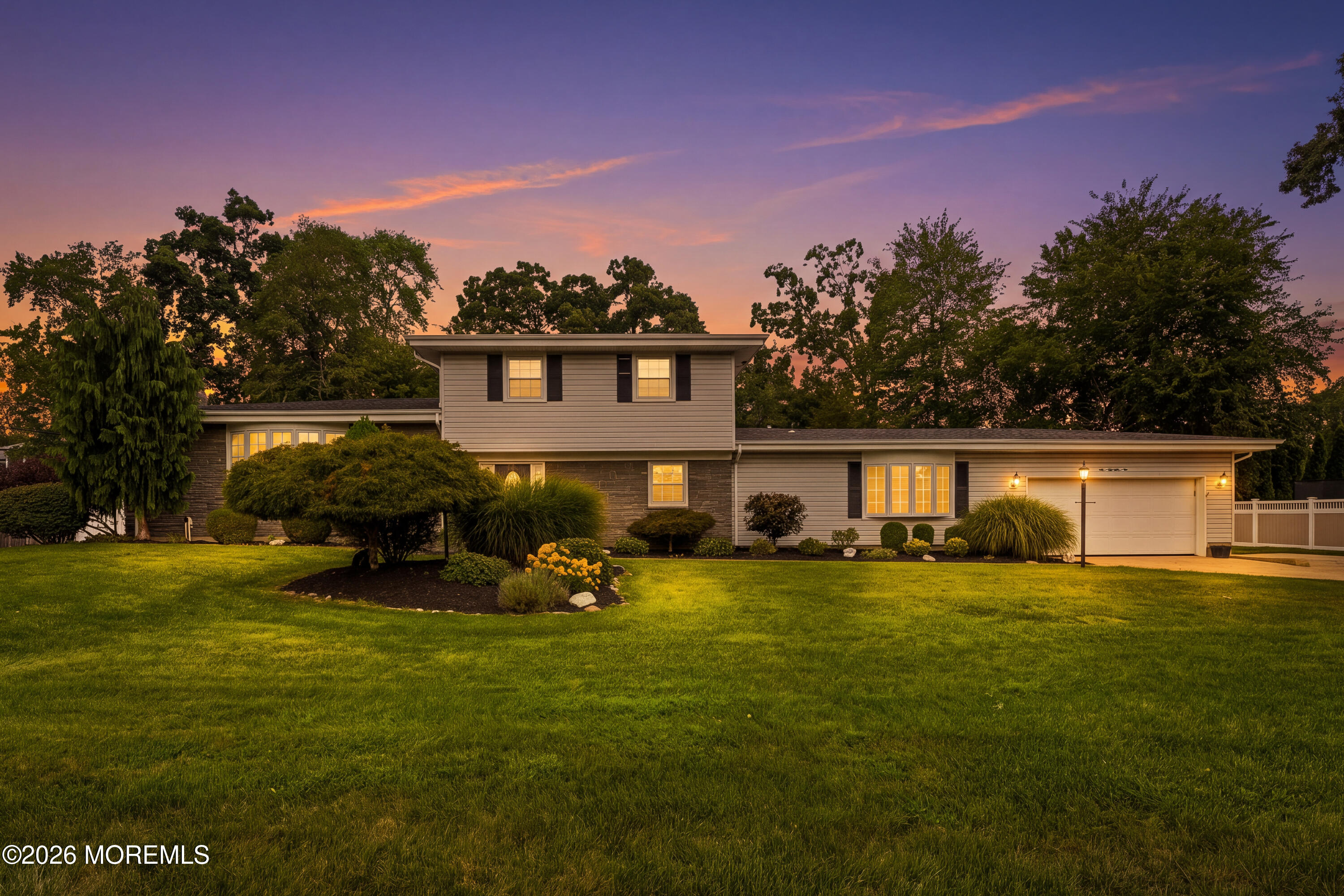 910 Somerset Drive — photo