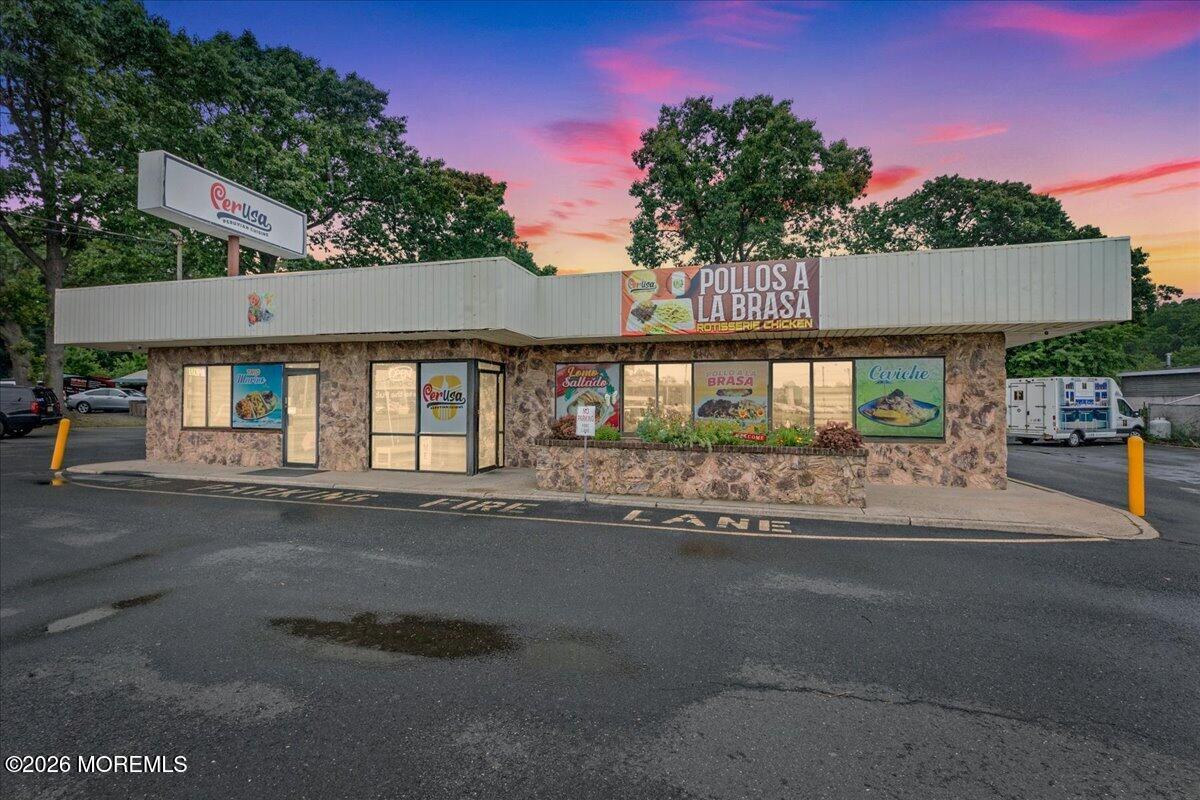 5010 Route 33 — photo