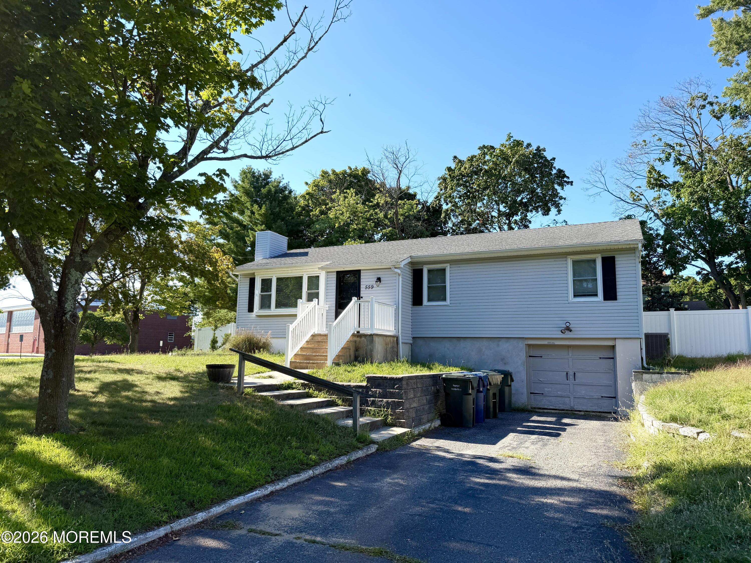 559 Dow Avenue — photo