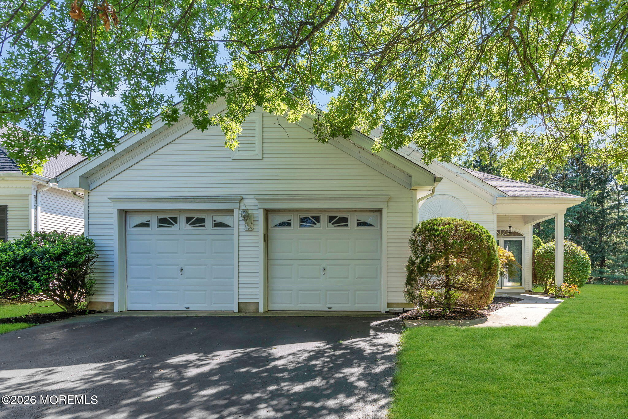 27 Bellflower Drive — photo