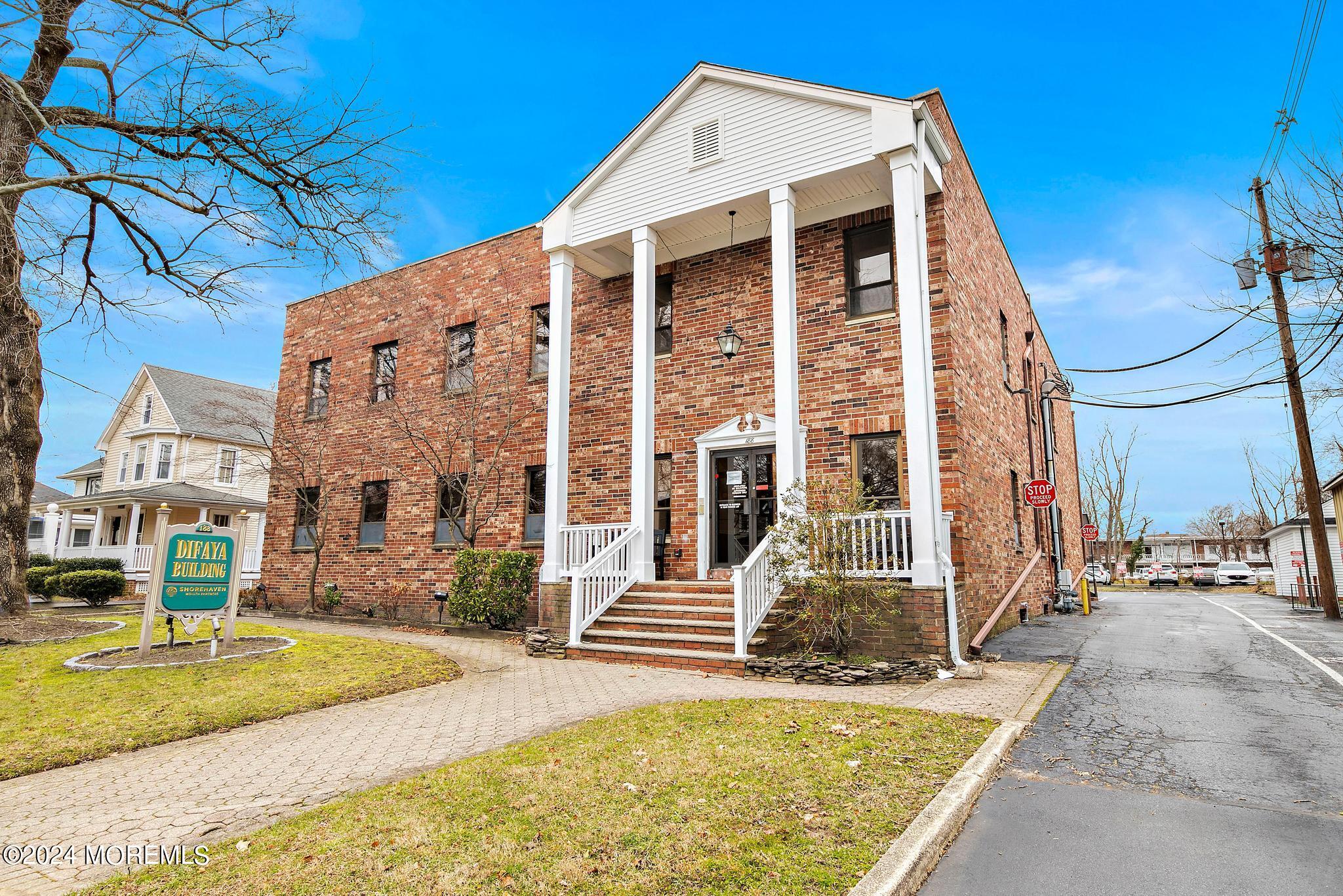 188 E Bergen Place — photo