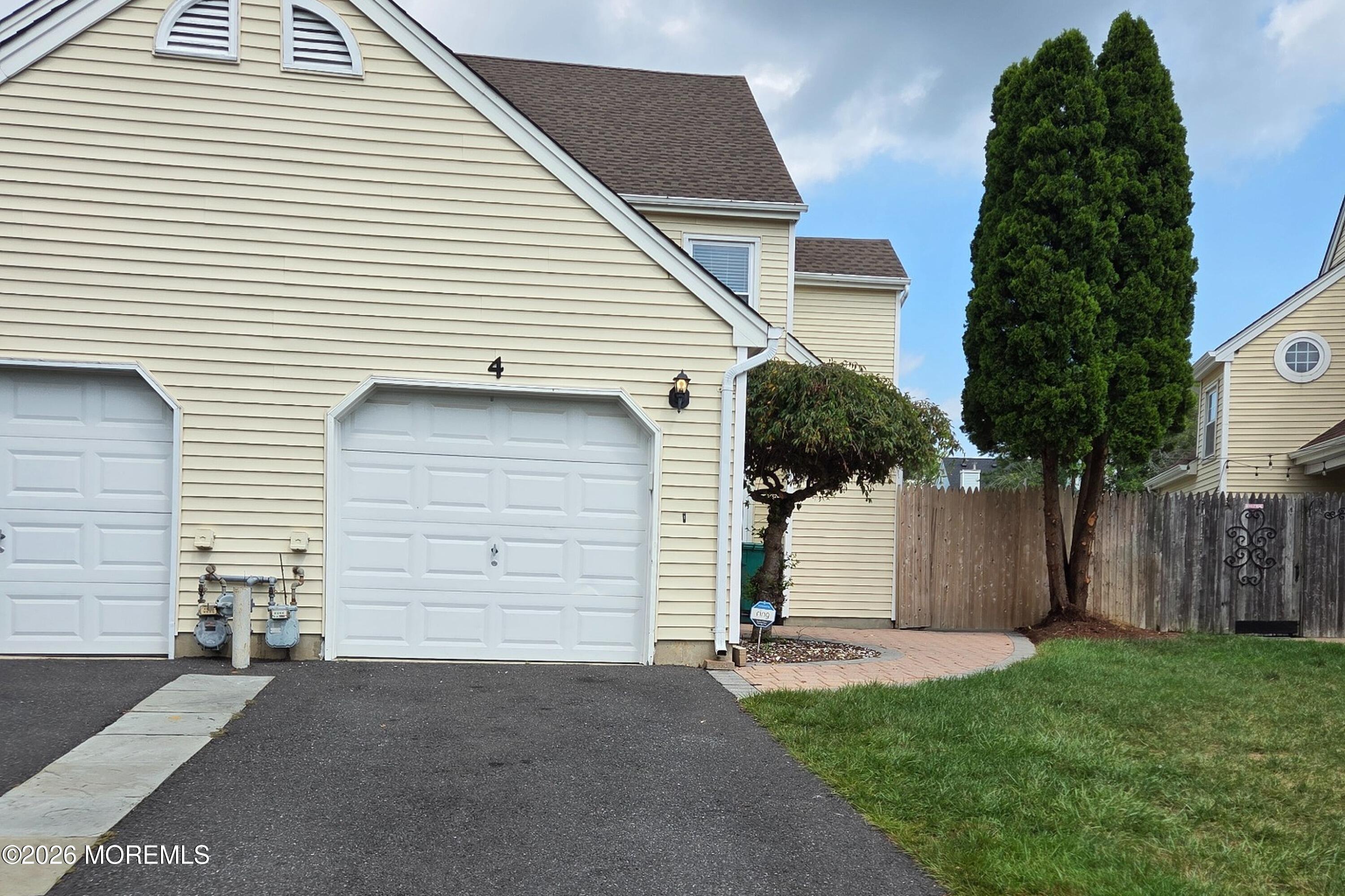 4 Hawthorne Court — photo