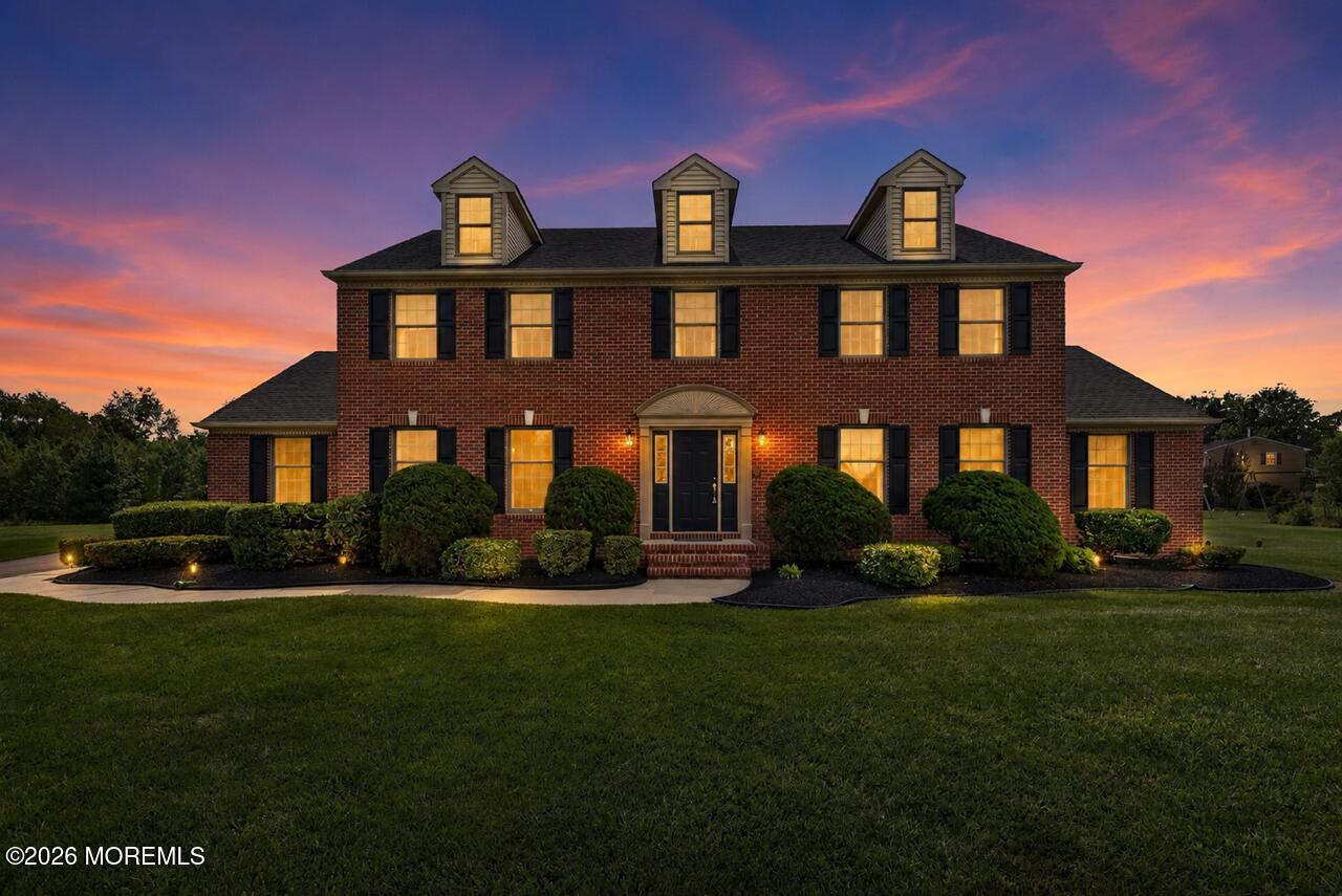 8 Sweetbriar Court — photo