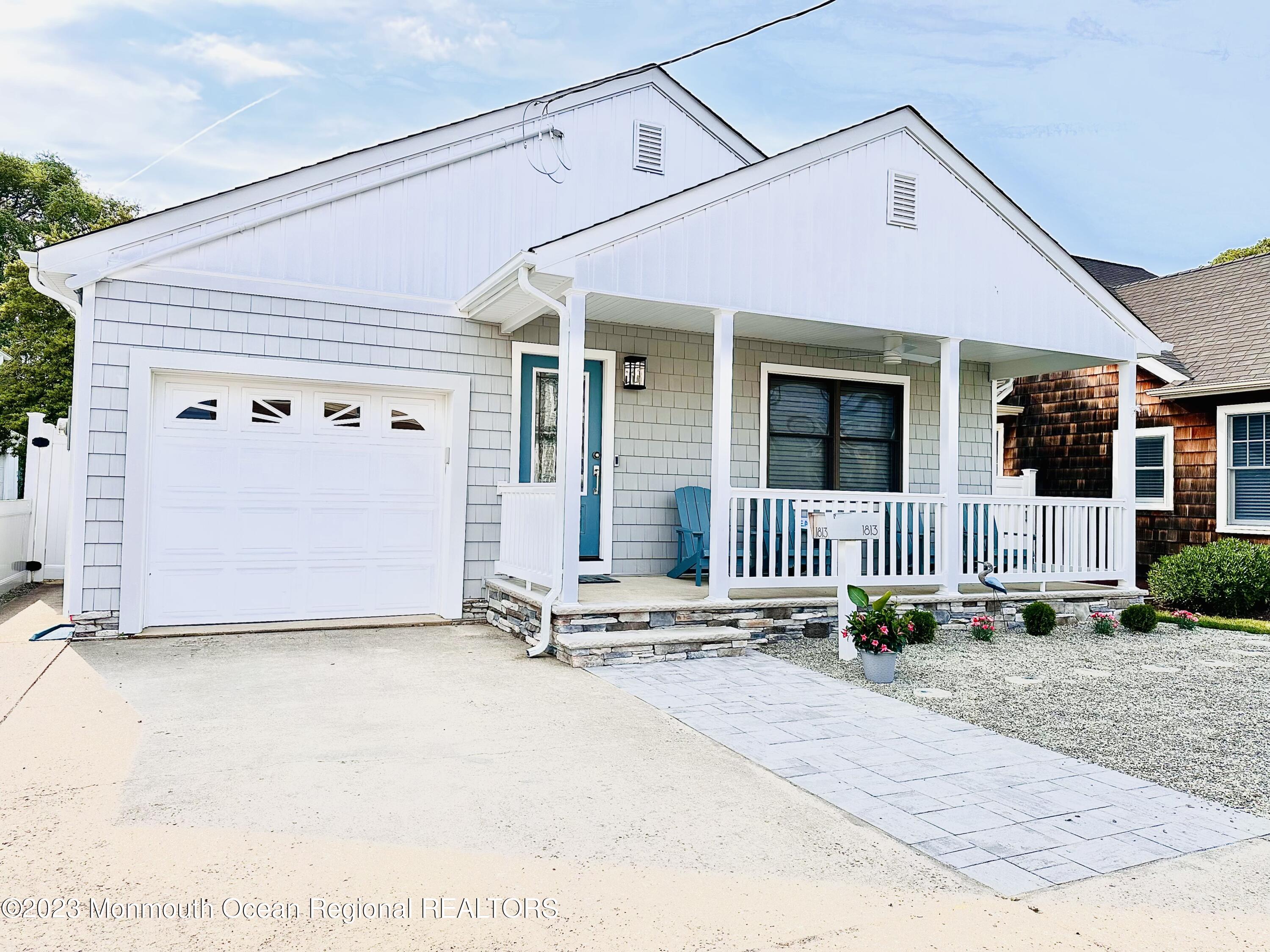 1813 Bradley Terrace — photo