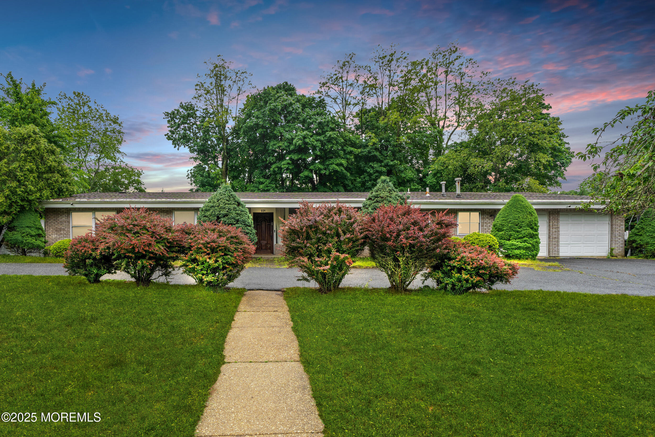 606 Deal Road — photo