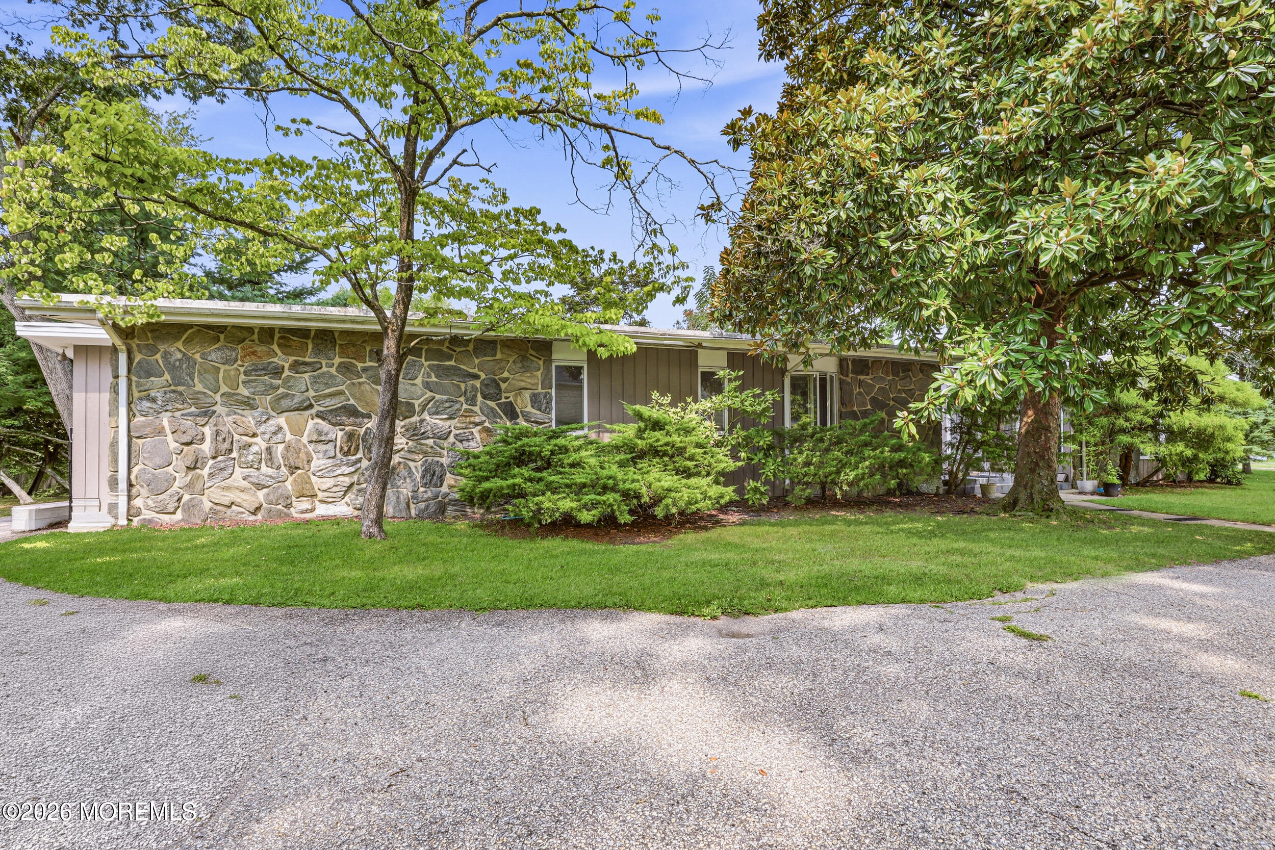 408 S Lake Drive — photo