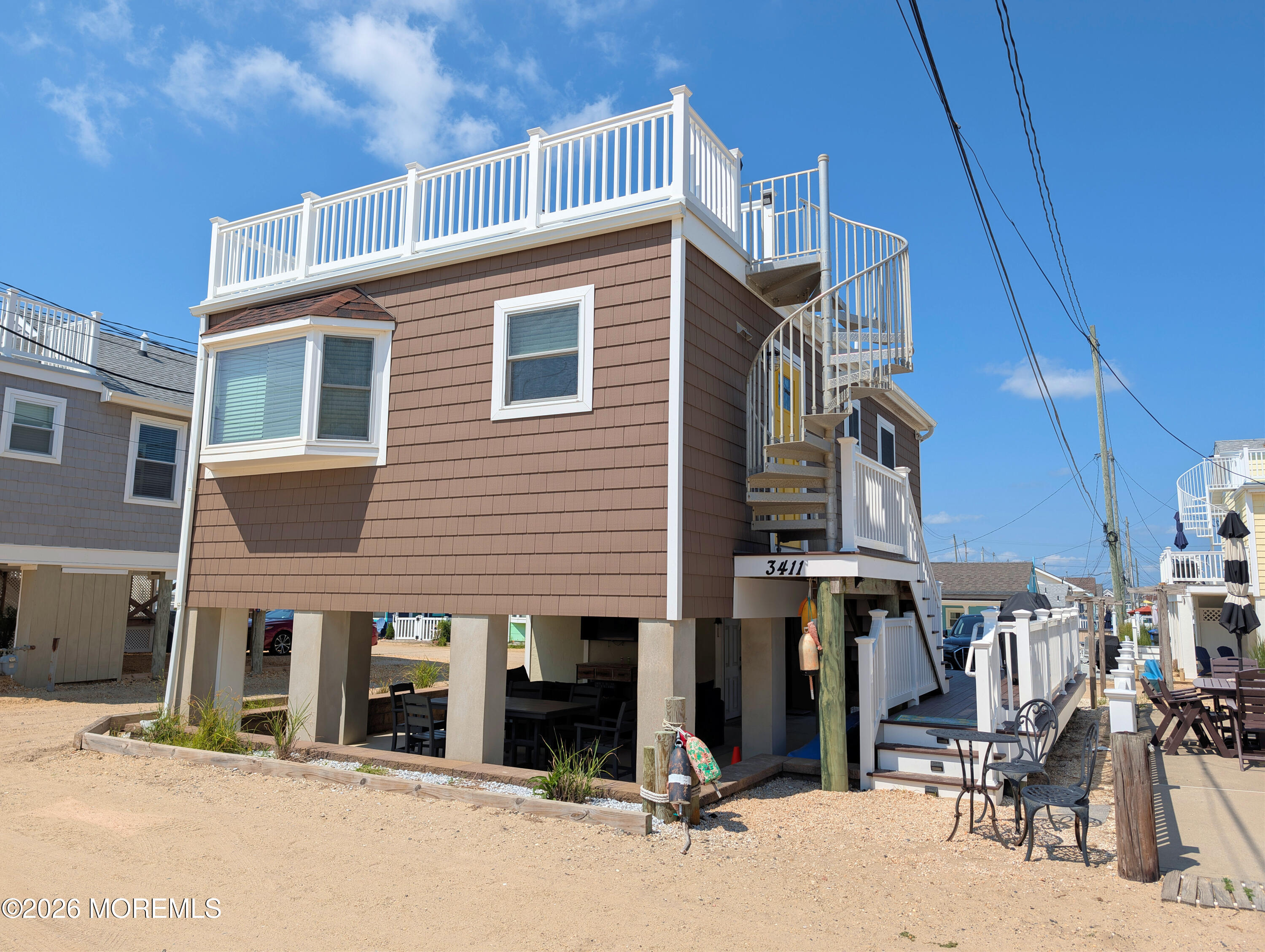 3411 Seaview Road — photo