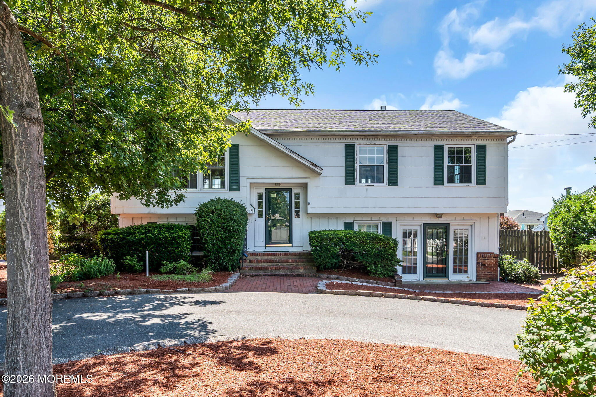 538 Summit Drive — photo