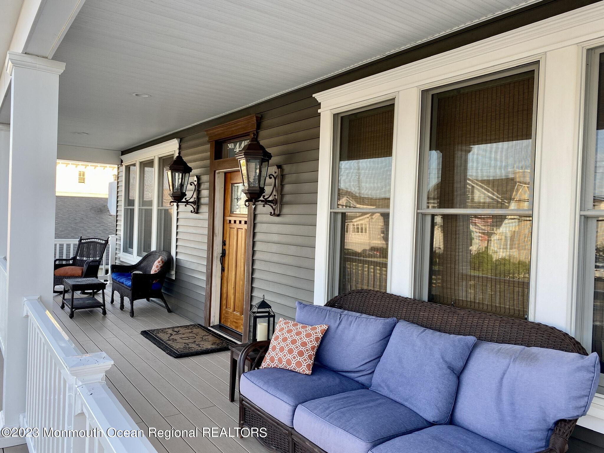447 E Main Street — photo