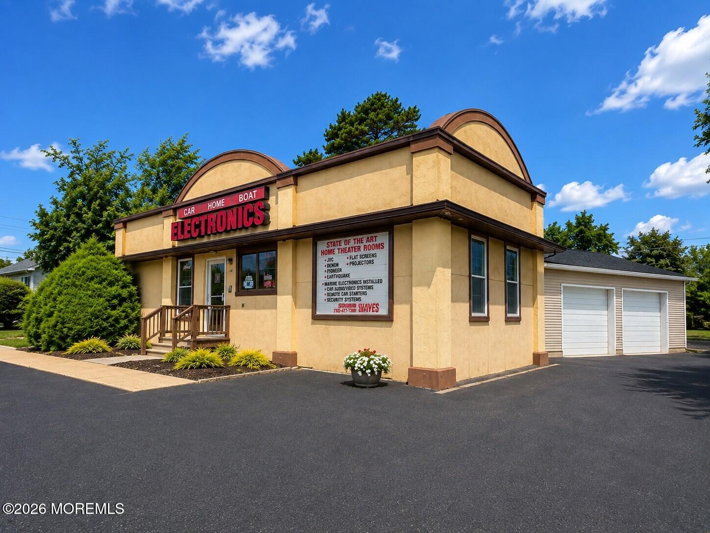 210 Chambersbridge Road — photo