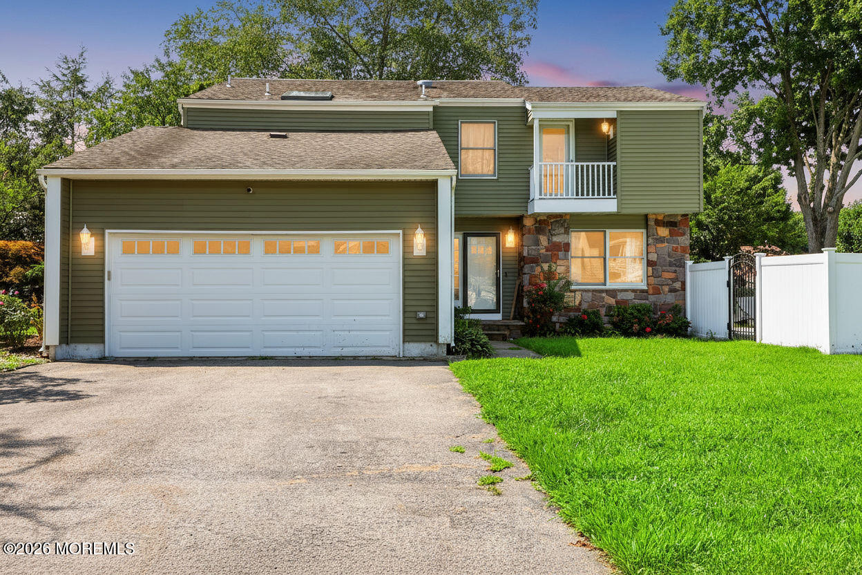 73 Theresa Court — photo