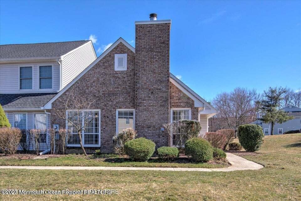 337 Devon Place — photo