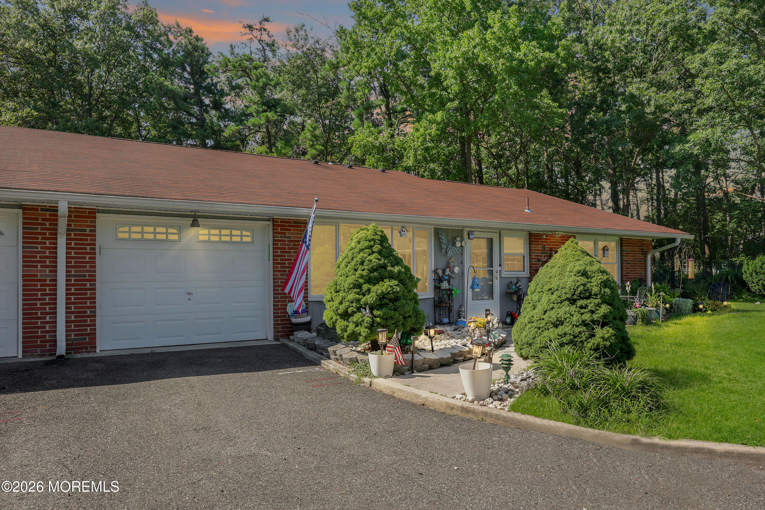 457A Portsmouth Drive — photo